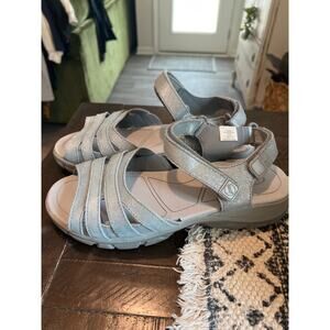 Lands End womens 11 walking sandals strappy silver